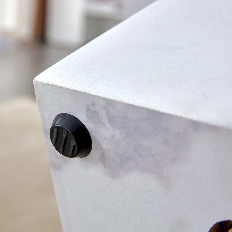Moderner schlichter Couchtisch aus MDF mit Strukturaufkleber