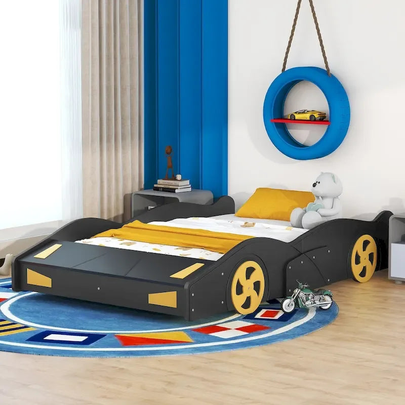 Rennwagenbett aus Kiefernholz in Full-Größe mit Rädern und Stauraum