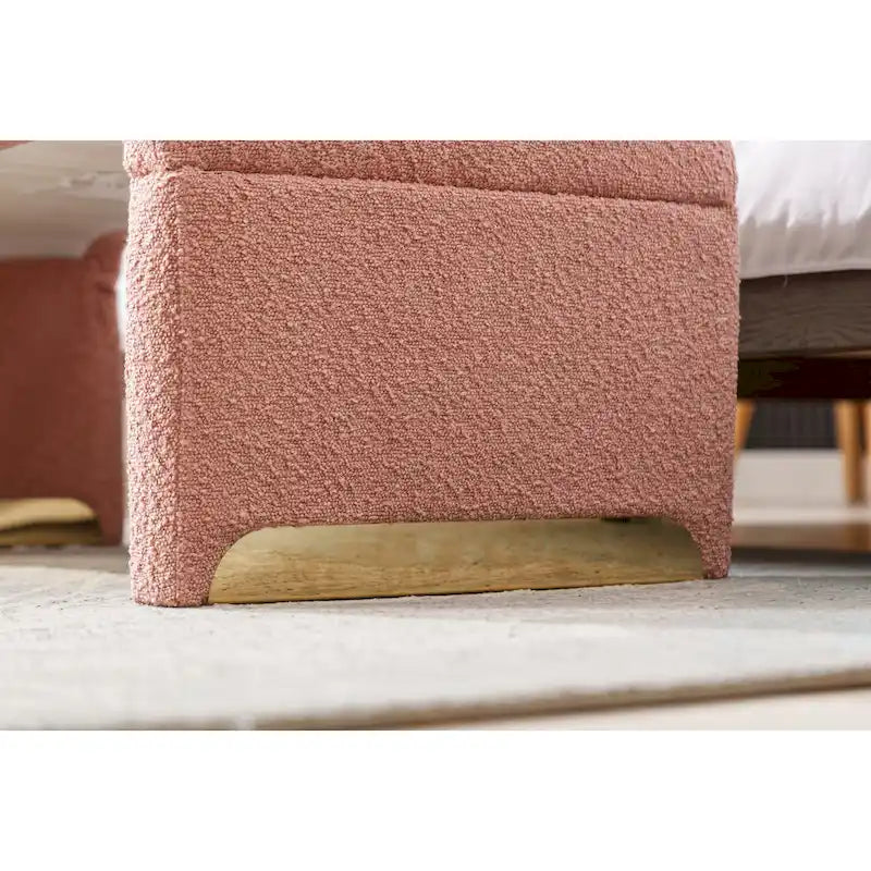 Banco de almacenamiento rosa curvo de bouclé